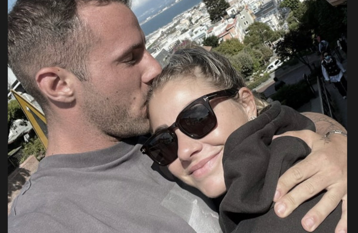 Christian Wolf gibt Antonia einen Kuss