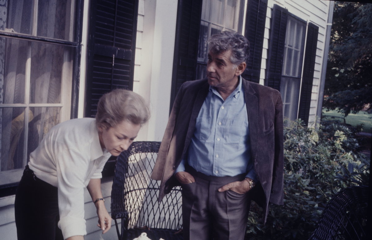 Leonard Bernstein und seine Frau Felicia Montealegre