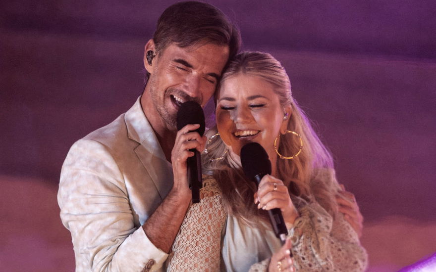 Florian Silbereisen schmiegt sich an Beatrice Egli