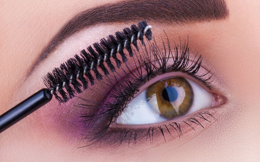 Welche Mascara für getrennte Wimpern? Die 3 besten Wimperntuschen für Definition