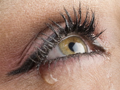 Tränende Augen sind mit diesem Trick sofort Geschichte