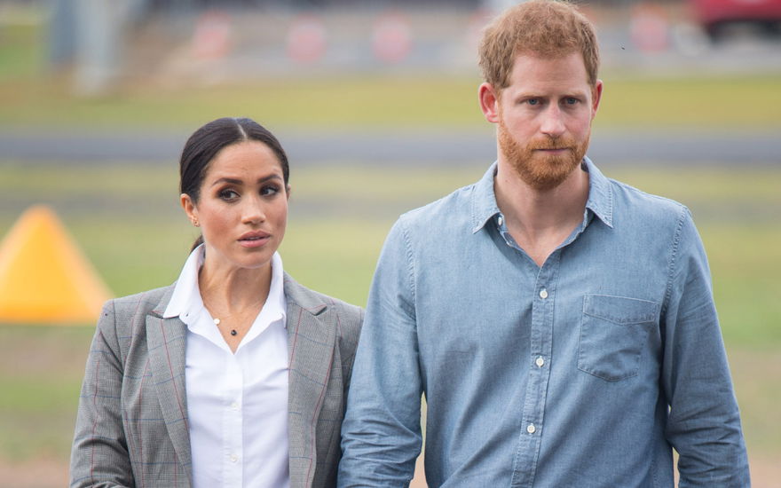 Herzogin Meghan und Prinz Harry sehen frustriert aus