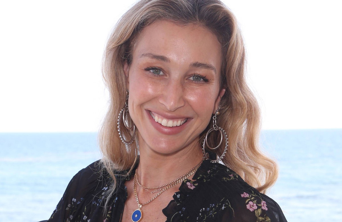 Marielle Hadid lacht