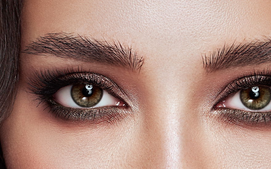 Frau mit tollem Augen-Make-up