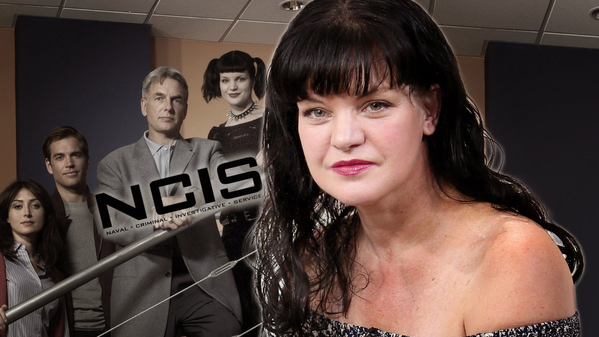Pauley Perrette vor dem "Navy CIS"-Logo