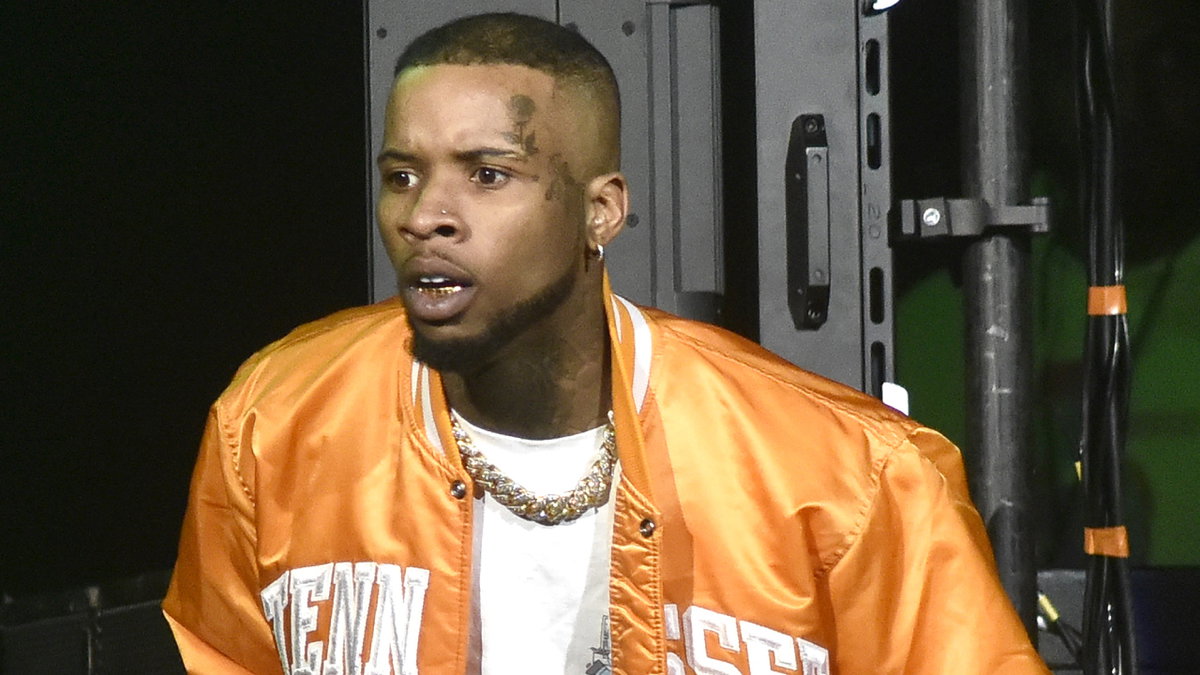 Tory Lanez sieht sauer aus