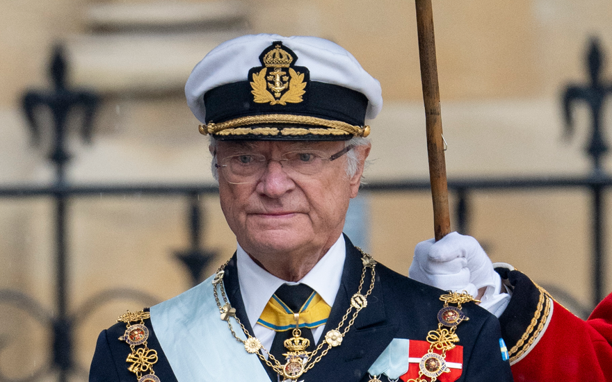 König Karl Gustaf ernst