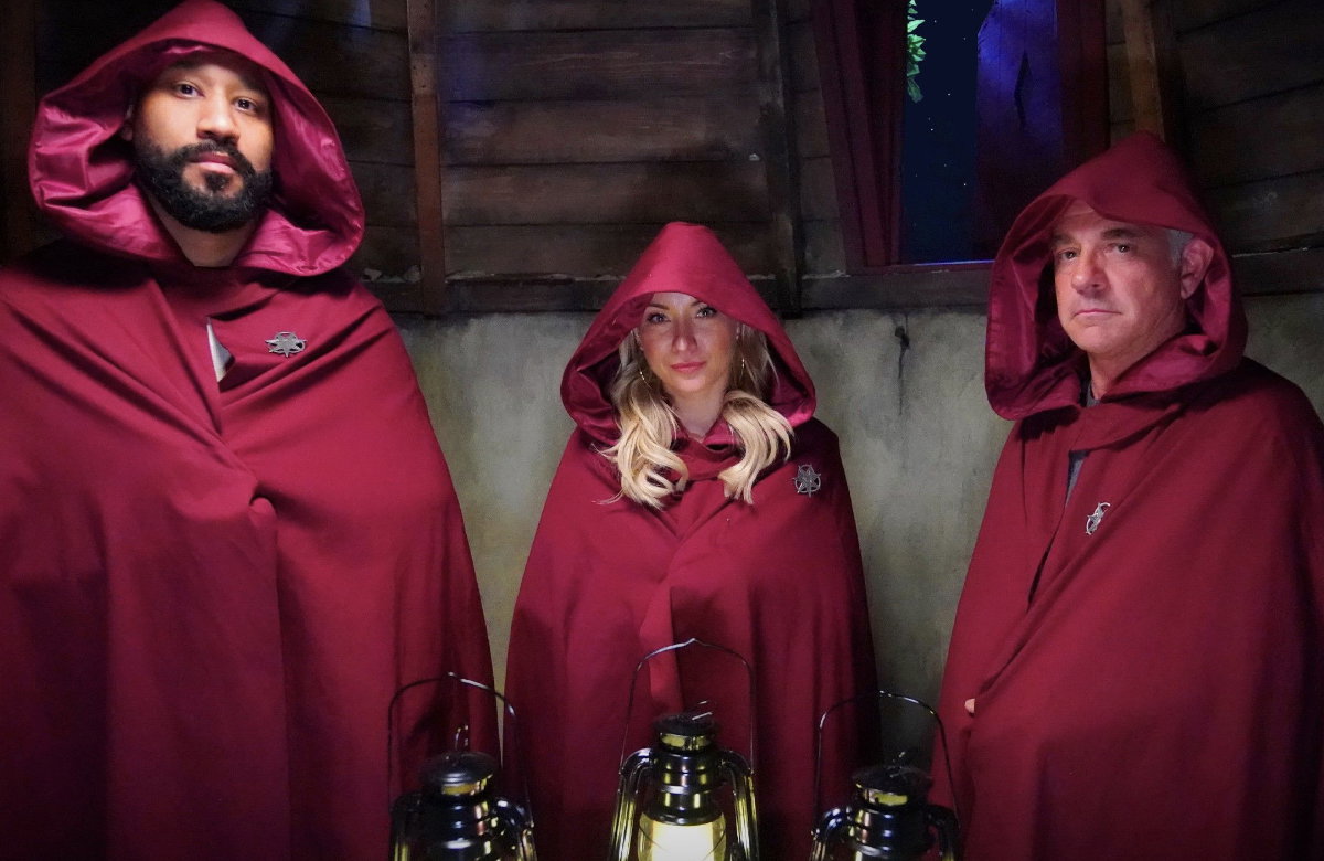 "Die Verräter" Anna-Carina Woitschack, Jalil und Florian Fitz mit Cape