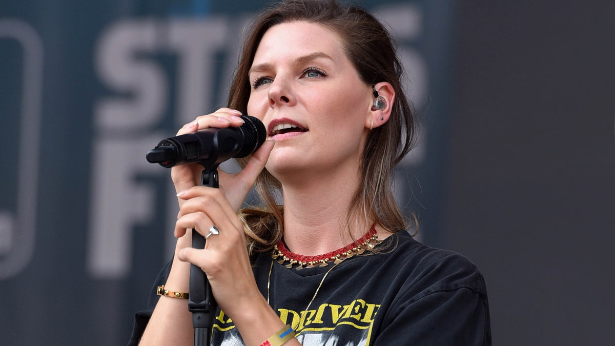 Eva Briegel singt