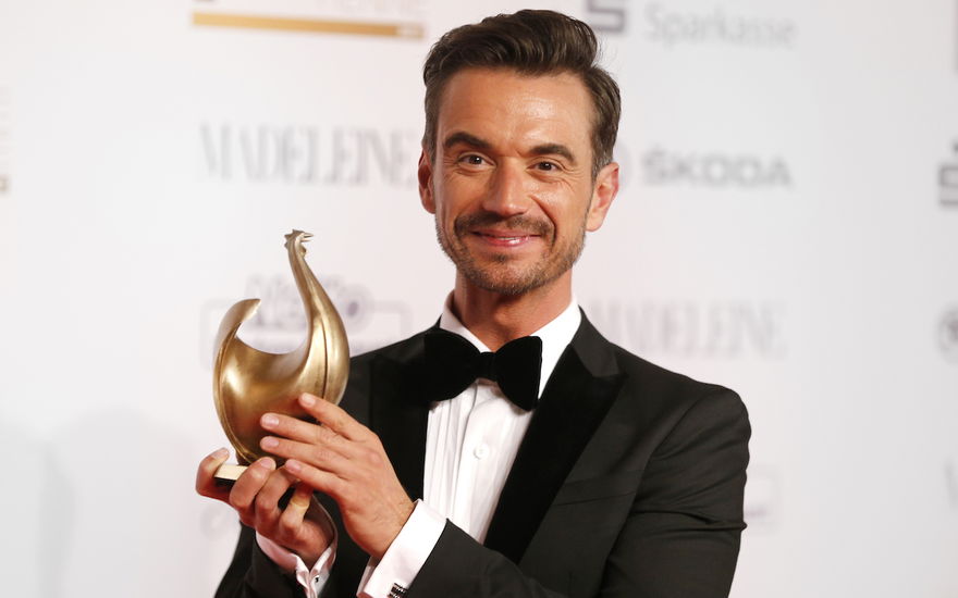 Florian Silbereisen mit Goldene Henne in der Hand
