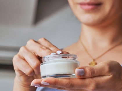 Anti-Aging: Mit dieser Retinol-Creme aus der Drogerie sind Falten in 4 Wochen Geschichte