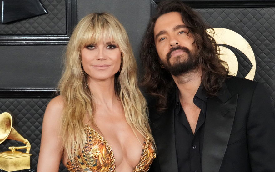 Heidi Klum und Tom Kaulitz posieren zusammen vor den Fotografen