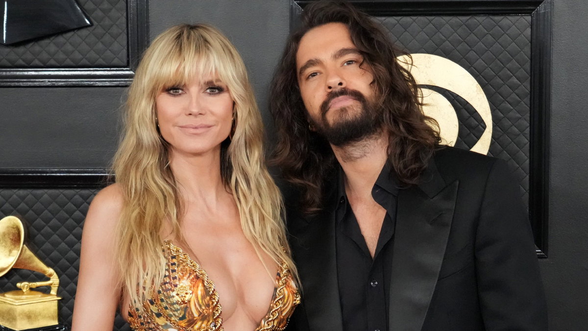 Heidi Klum und Tom Kaulitz posieren zusammen vor den Fotografen