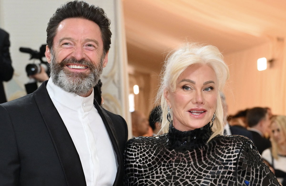Hugh Jackman und Ehefrau Deborra Lee Furness strahlen in die Kamera.