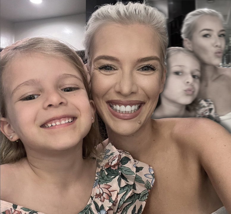 Oksana Kolenitchenko macht Selfie mit Tochter Arielle