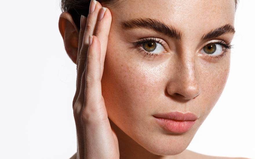 Anti-Aging: Diese cleveren Serum-Sticks bügeln jede Falte glatt
