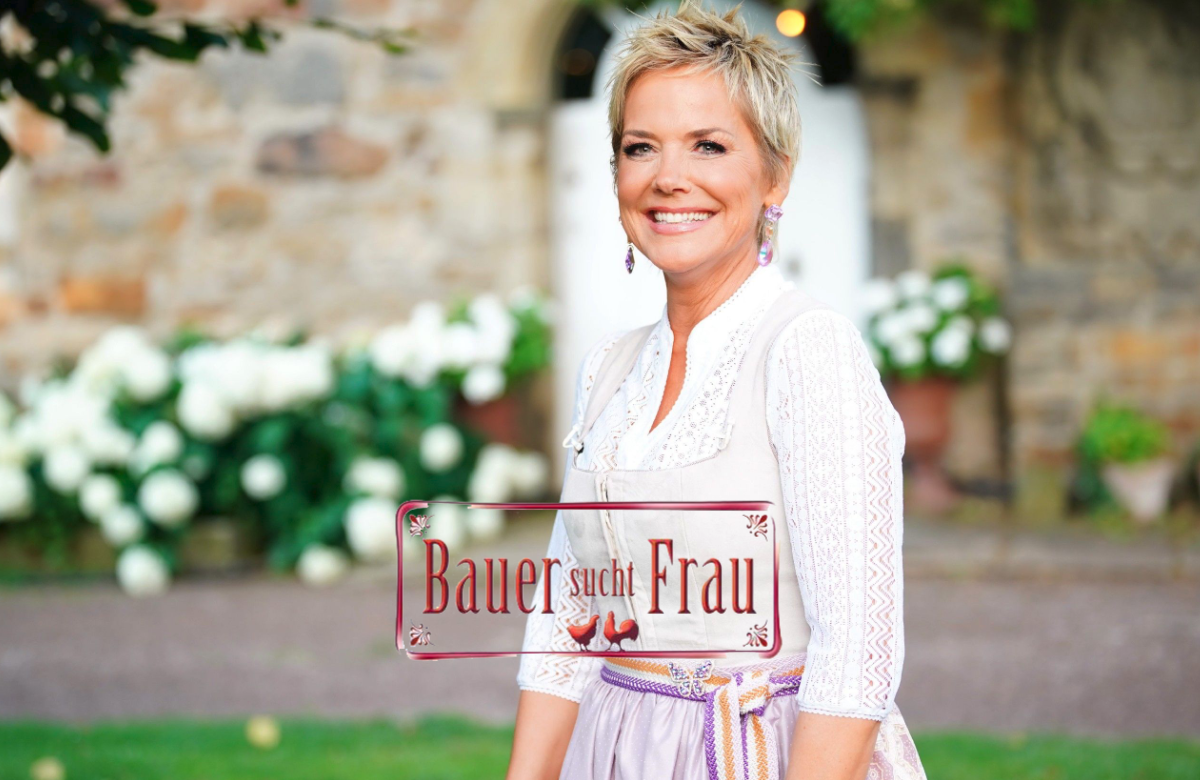 "Bauer sucht Frau": Staffel 19 (2023) - Moderatorin Inka Bause + Logo