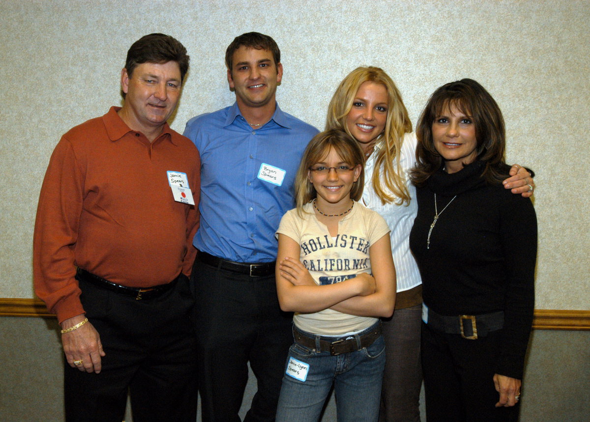 Britney Spears mit ihrem Vater Jamie, Bruder Bryan, Schwester Jamie Lynn und Mutter Lynne