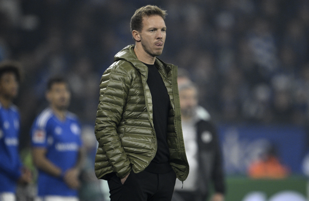 Fußball-Bundestrainer Julian Nagelsmann in grüner Steppjacke