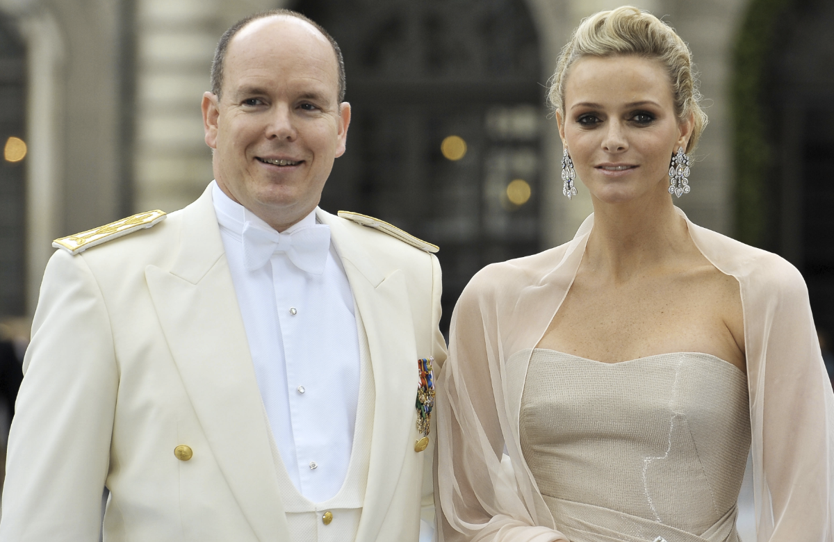 Fürstin Charlène von Monaco früher und heute: 2010 mit Albert auf der Hochzeit von Victoria von Schweden