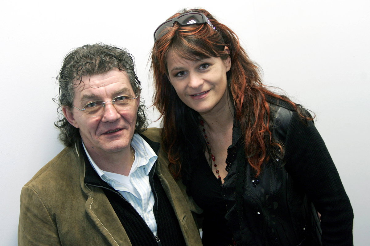 Eugen Römer und Andrea Berg stehen Arm in Arm