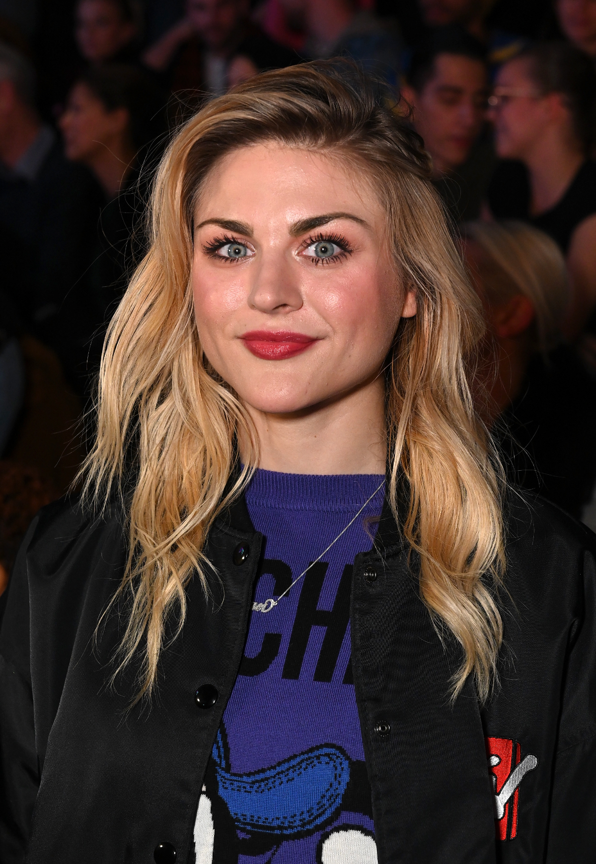 Frances Bean Cobain lächelt