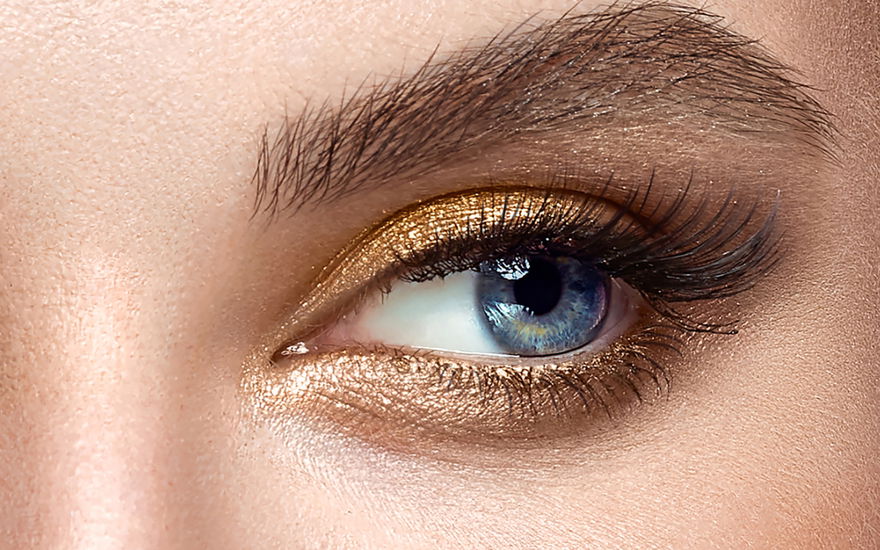 Mascara regt Wimpernwachstum an