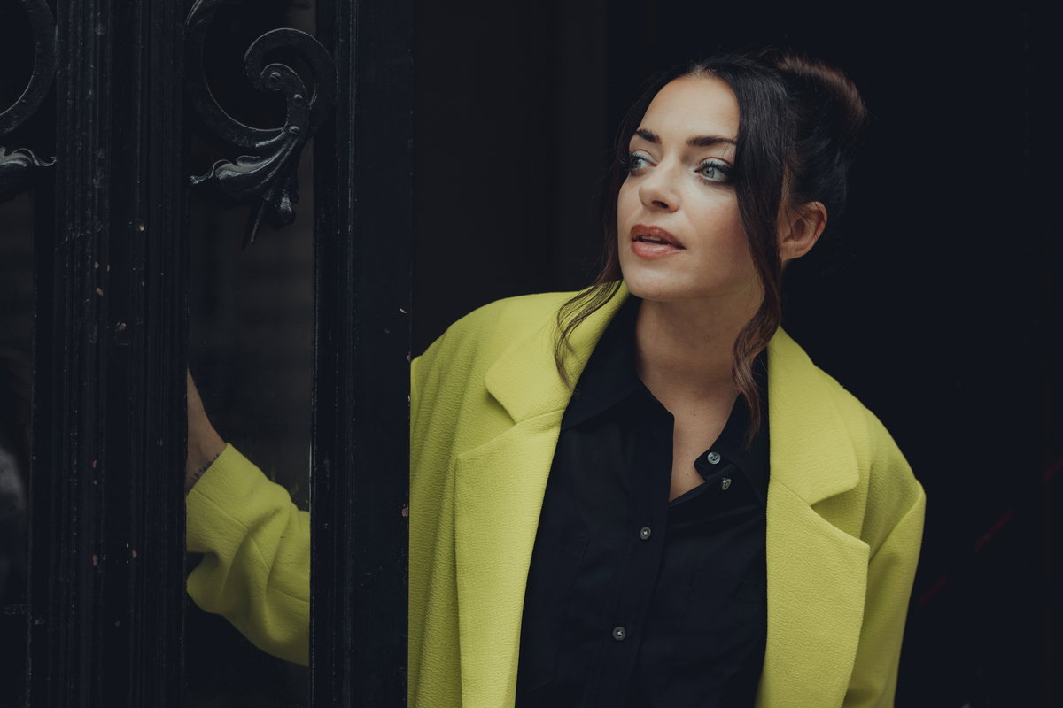 Emily bringt sich bei GZSZ in Paris in Gefahr