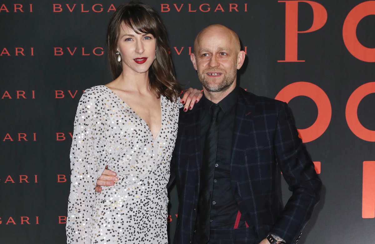 Natalia Belitski und Jürgen Vogel stehen Arm in Arm