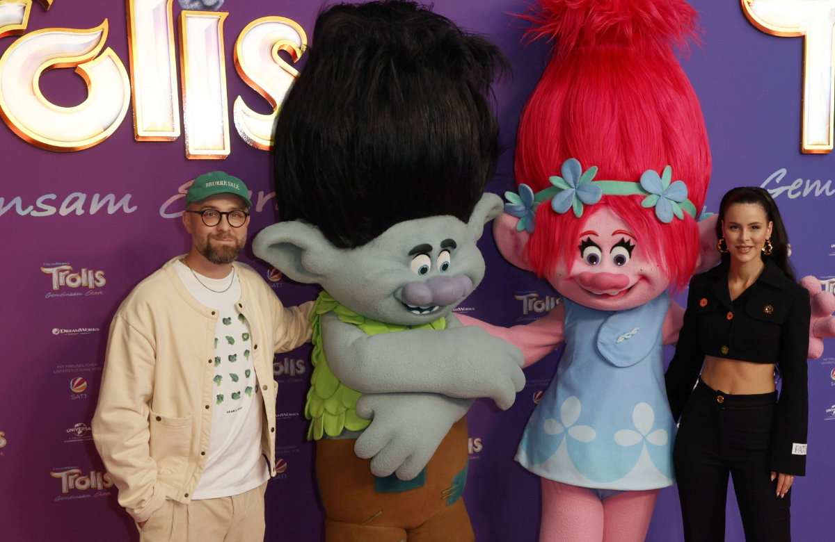 Mark Forster und Lena Meyer-Landrut bei der "Trolls"-Premiere auf dem Red Carpet