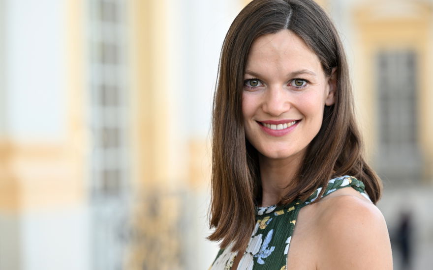 "Die Rosenheim-Cops"-Star Michaela Weingartner lächelt