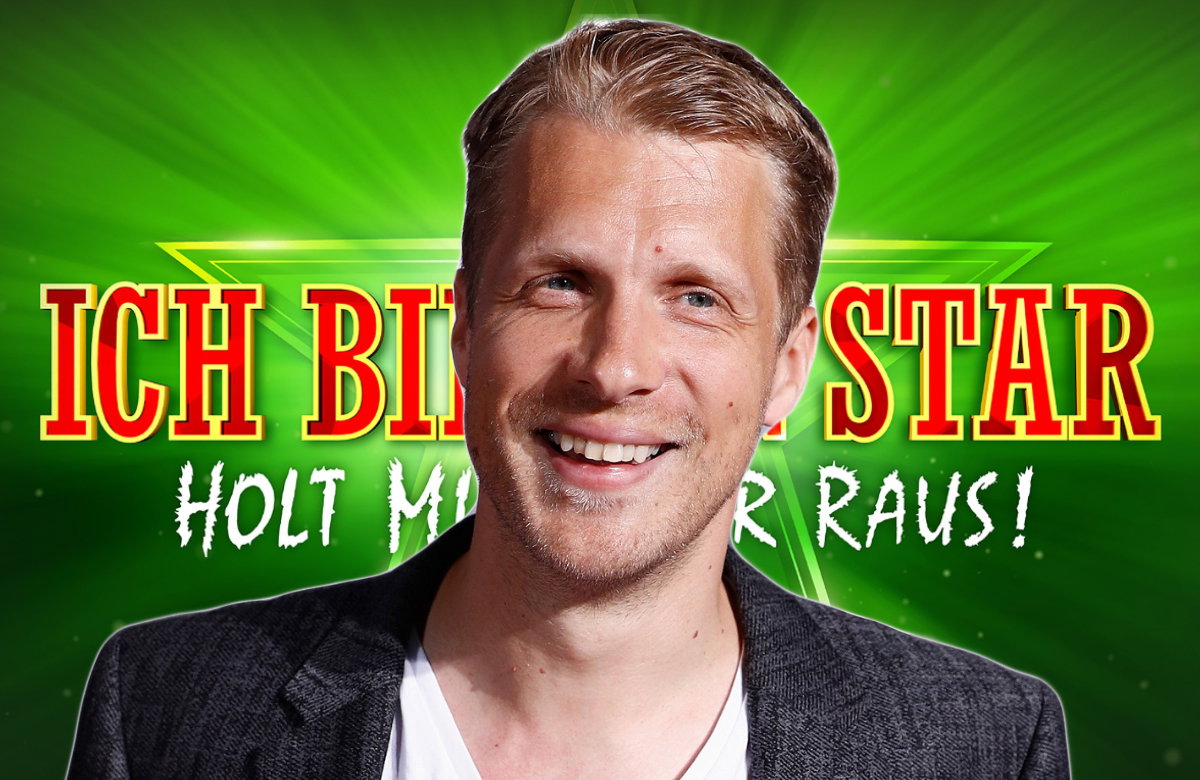 Oliver Pocher lacht vor Dschungelcamp-Logo