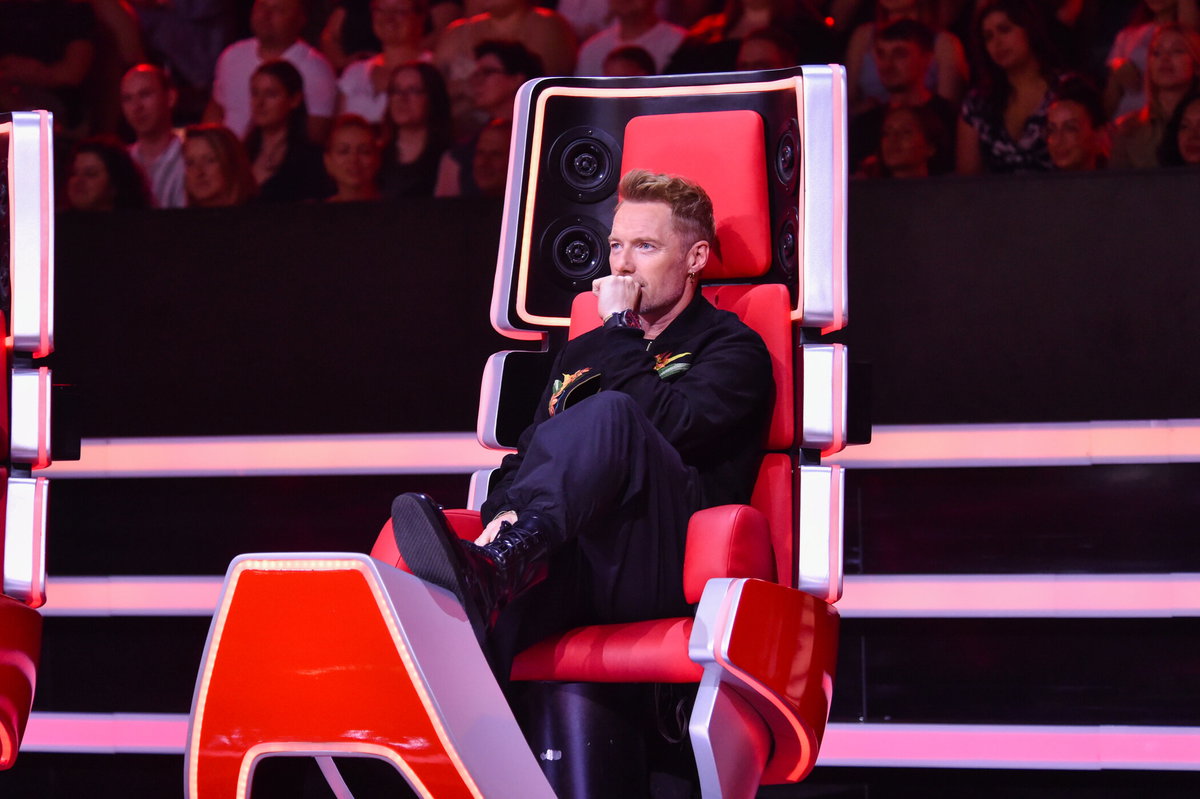 Ronan Keating sitzt angespannt im "The Voice"-Sessel