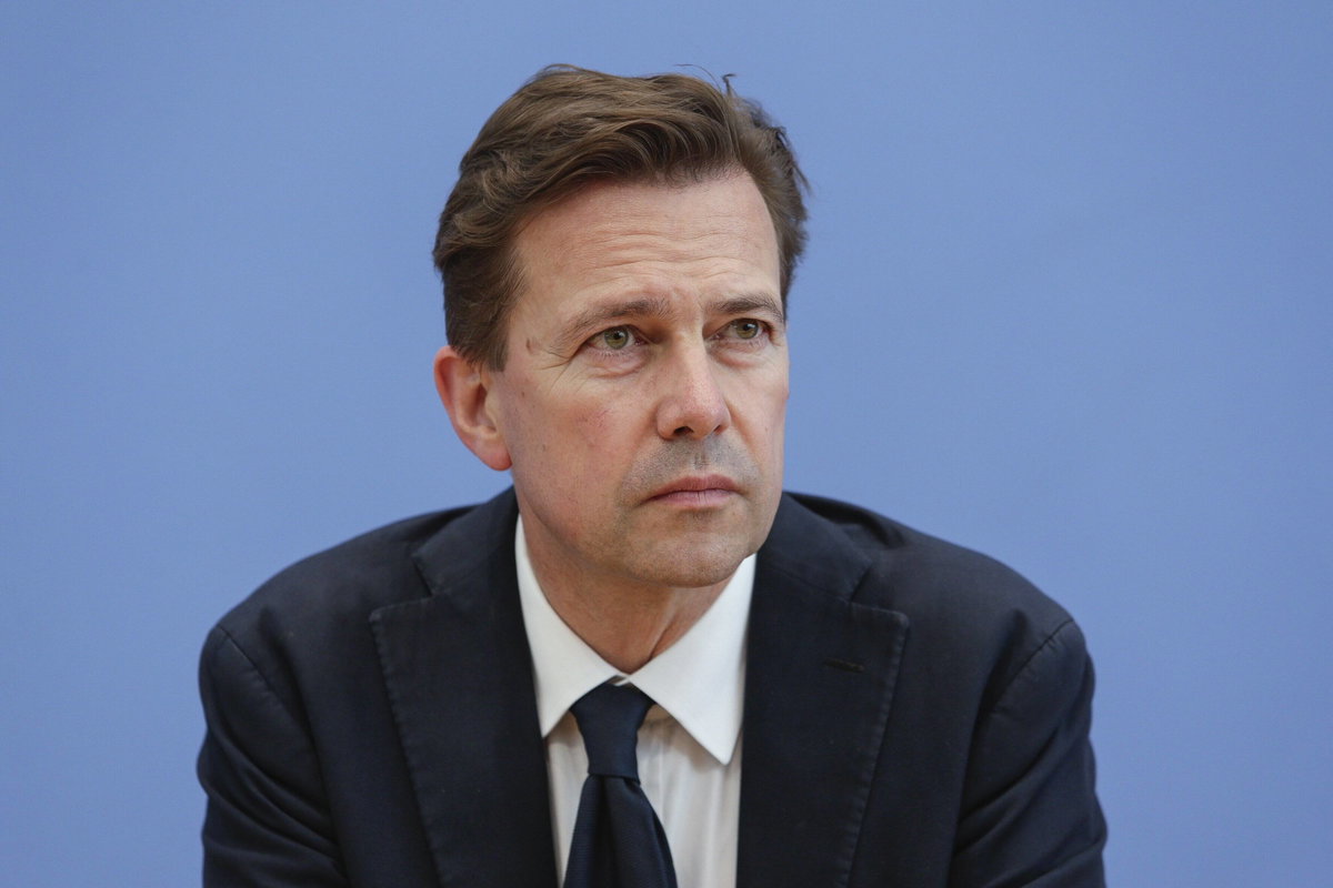 Steffen Seibert bei einer Pressekonferenz 2019