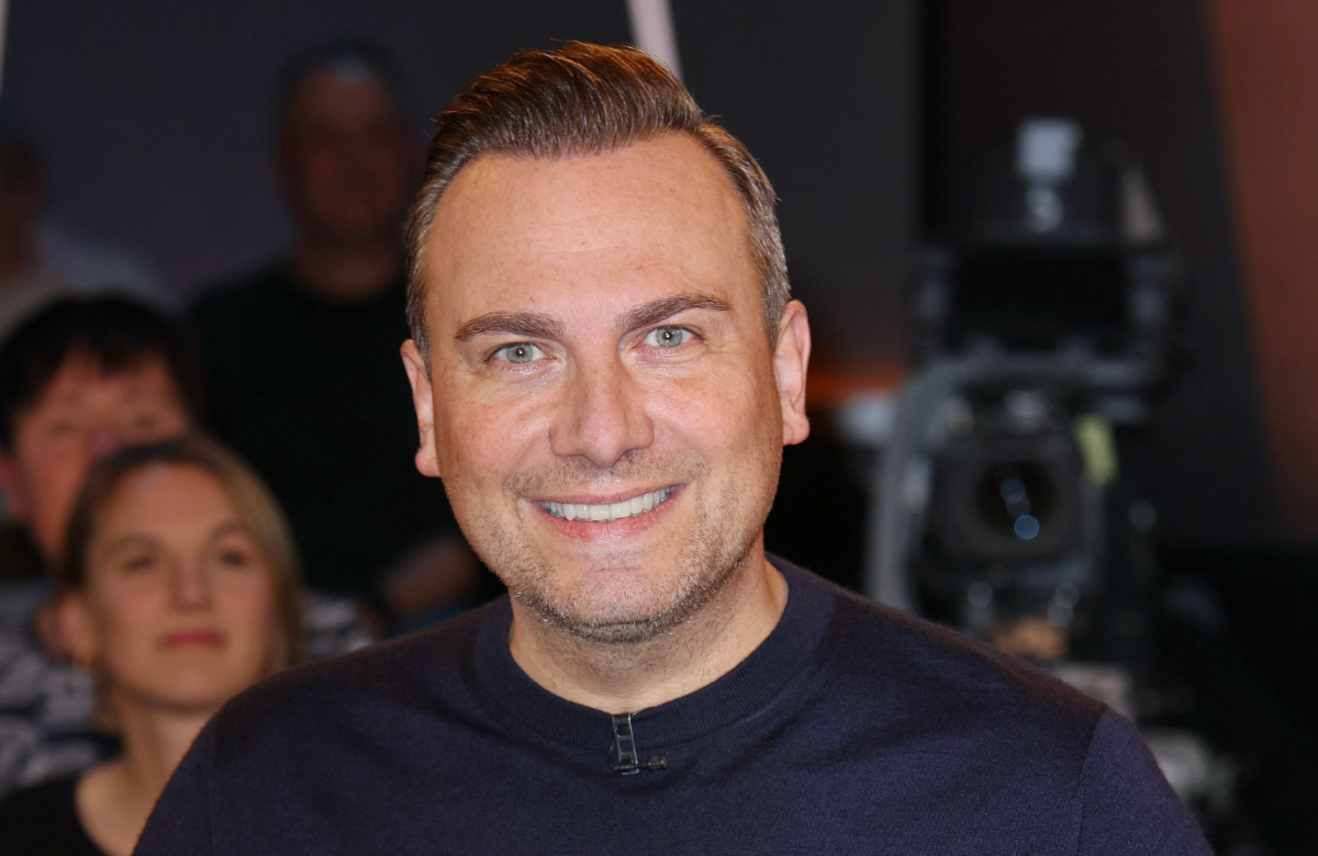 Tim Raue strahlt