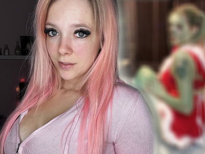 Anne Wünsche: Im sexy Grinch-Kostüm im Piercing-Studio - "Für den Piercer ein Highlight!"