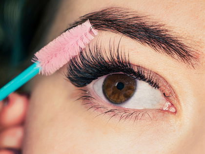 Bestes Wimpernserum von dm: Dieser 7-Euro-Booster ist ein Topseller