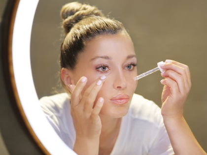 Anti-Aging: Dieses Hyaluron-Serum ist der Bestseller Nummer 1 bei Rossmann