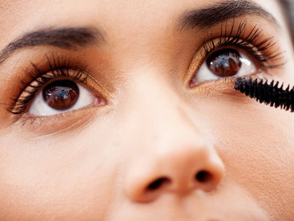 Mascara: Diese günstige 8-Euro-Wimperntusche ist die Nummer 1 bei dm