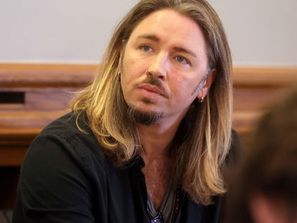Gil Ofarim: Er gibt zu, gelogen zu haben! "Es tut mir leid"