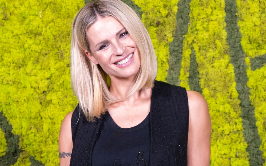 Michelle Hunziker lächelt breit