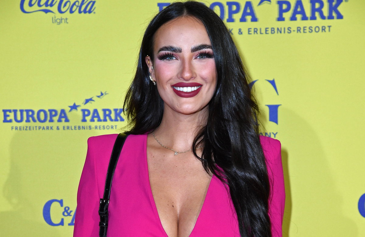 Paulina Ljubas lächelt