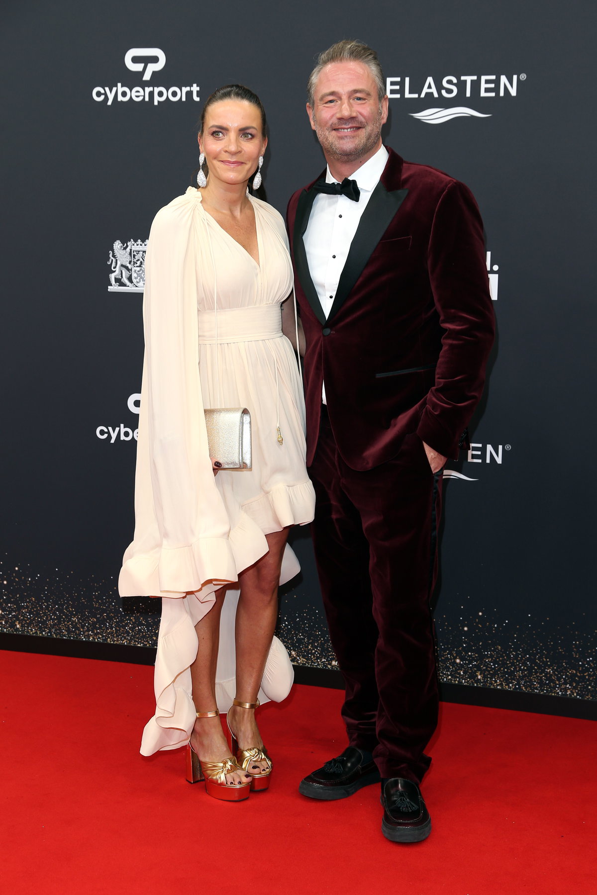 Sasha mit Ehefrau Julia Röntgen beim Bambi 2023