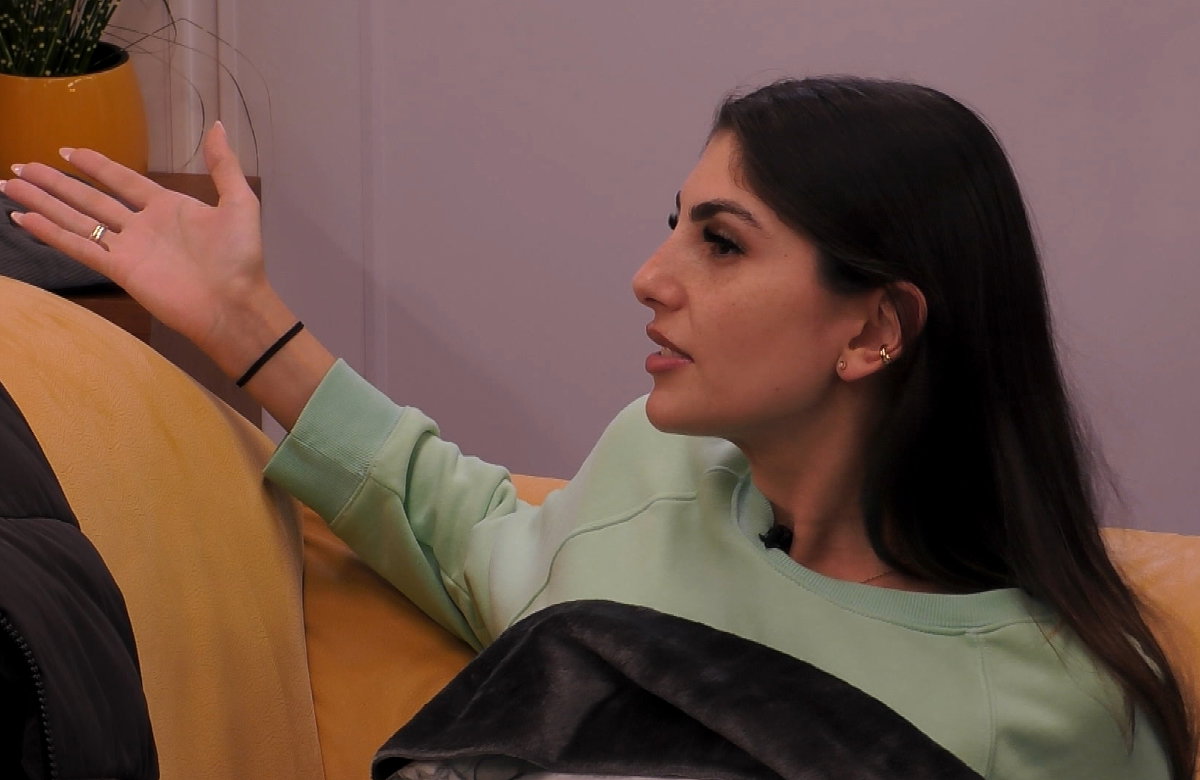 Yeliz Koc diskutiert bei "Promi Big Brother"