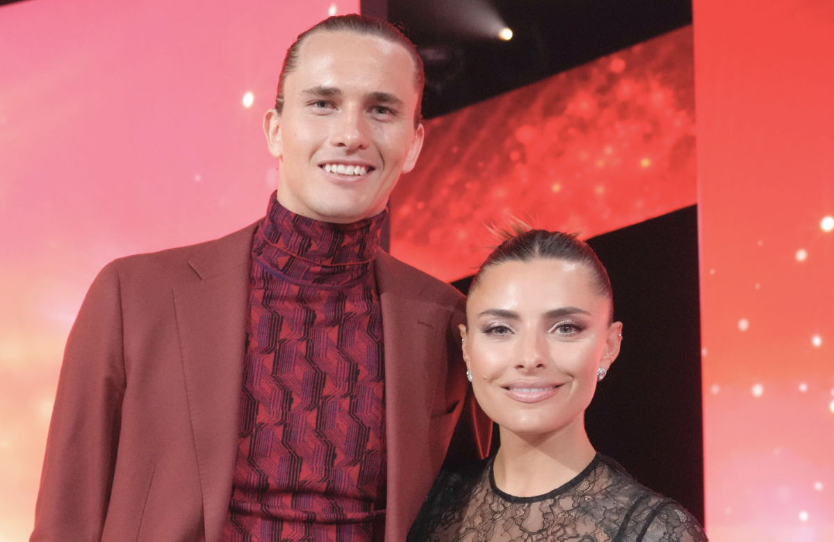 Alex Zverev und Sophia Thomalla strahlen