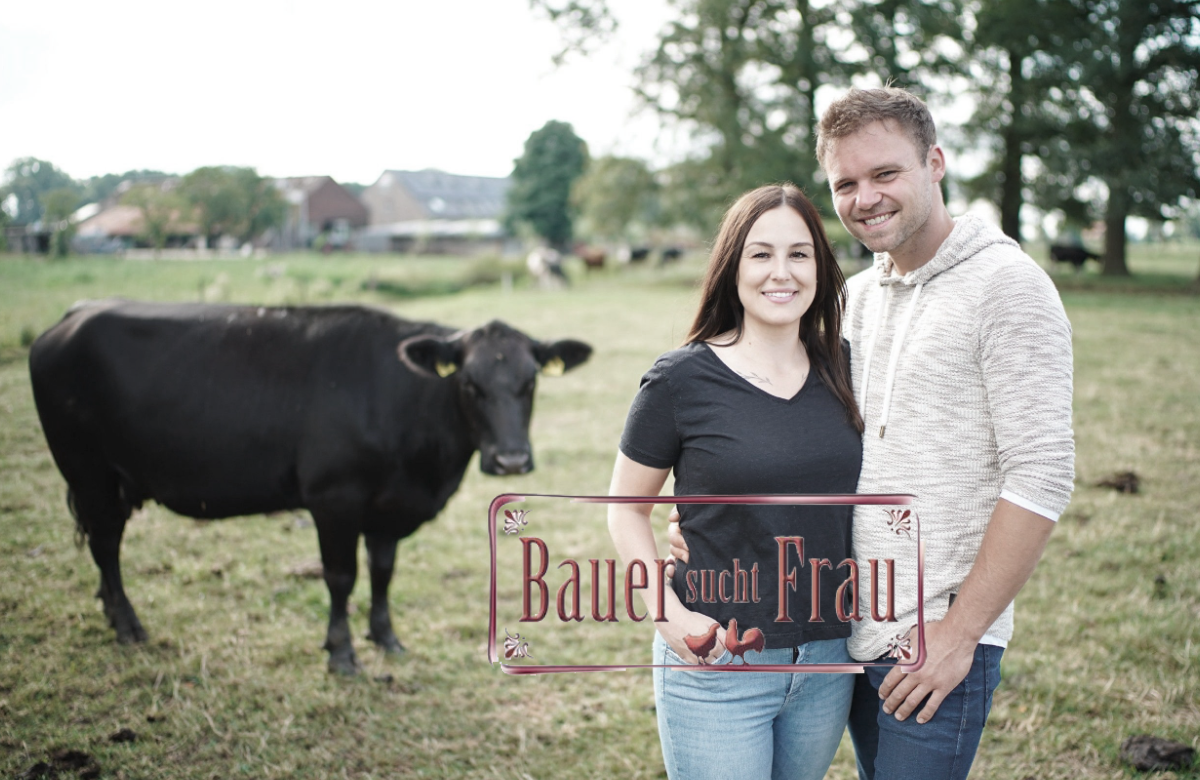"Bauer sucht Frau" 2023: Julia und André mit Kuh