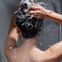 Gegen Schuppen & Haarausfall: Dieses 7-Euro-Shampoo ist ein Bestseller bei Rossmann