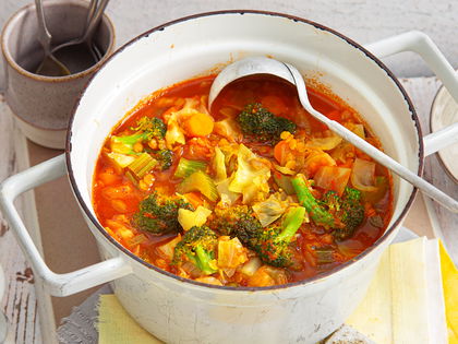 Suppen zum Abnehmen: Mit diesen 3 Rezepten purzeln die Pfunde