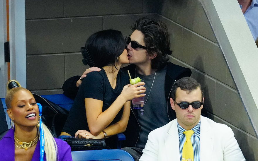 Kylie Jenner und Timothée Chalamet küssen sich