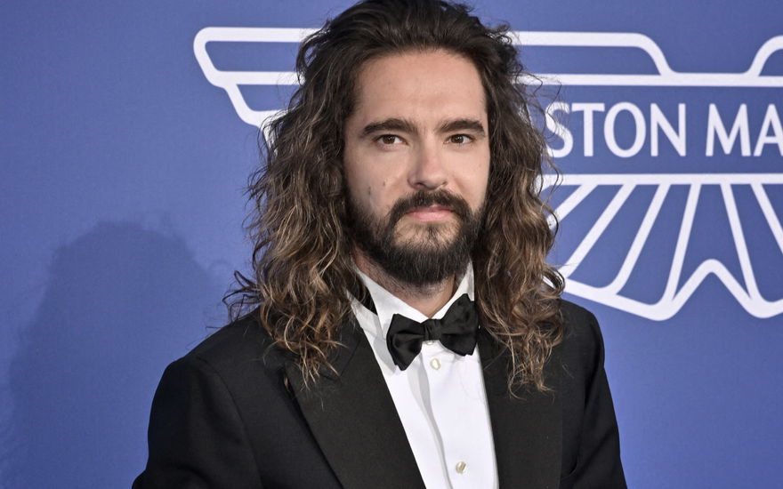 Tom Kaulitz im Anzug